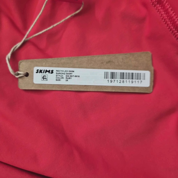 Skims NWT Plus Size Swimwear Ruby Red Sarong Skirt 3X - Picture 5 of 5